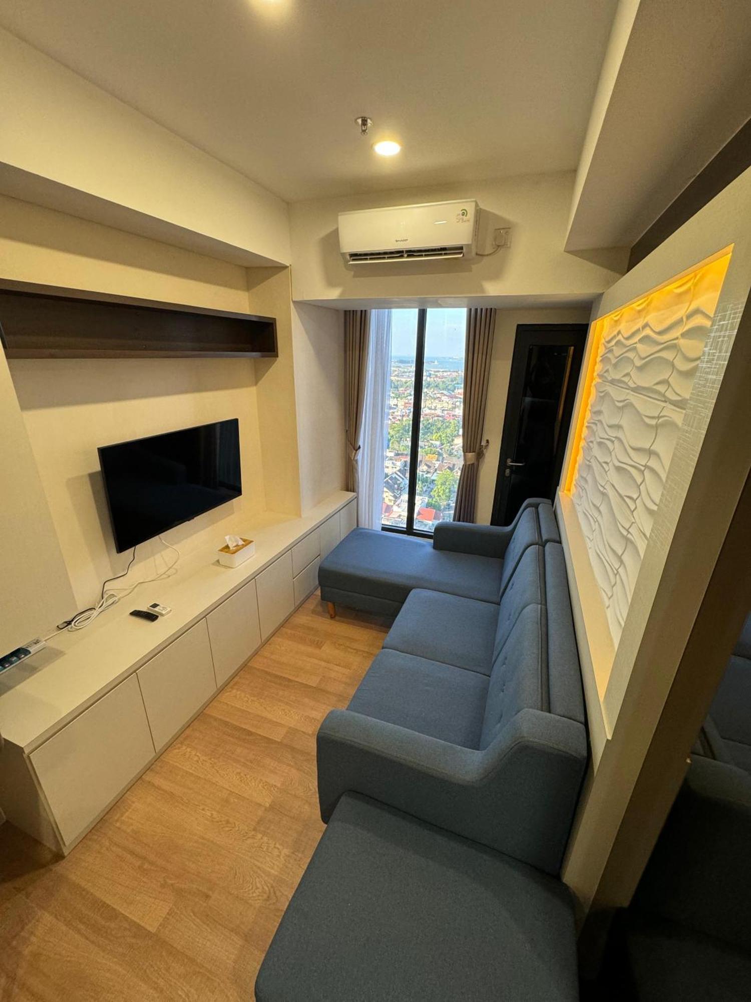 Pollux High Rise At Center With Netflix By Mesa