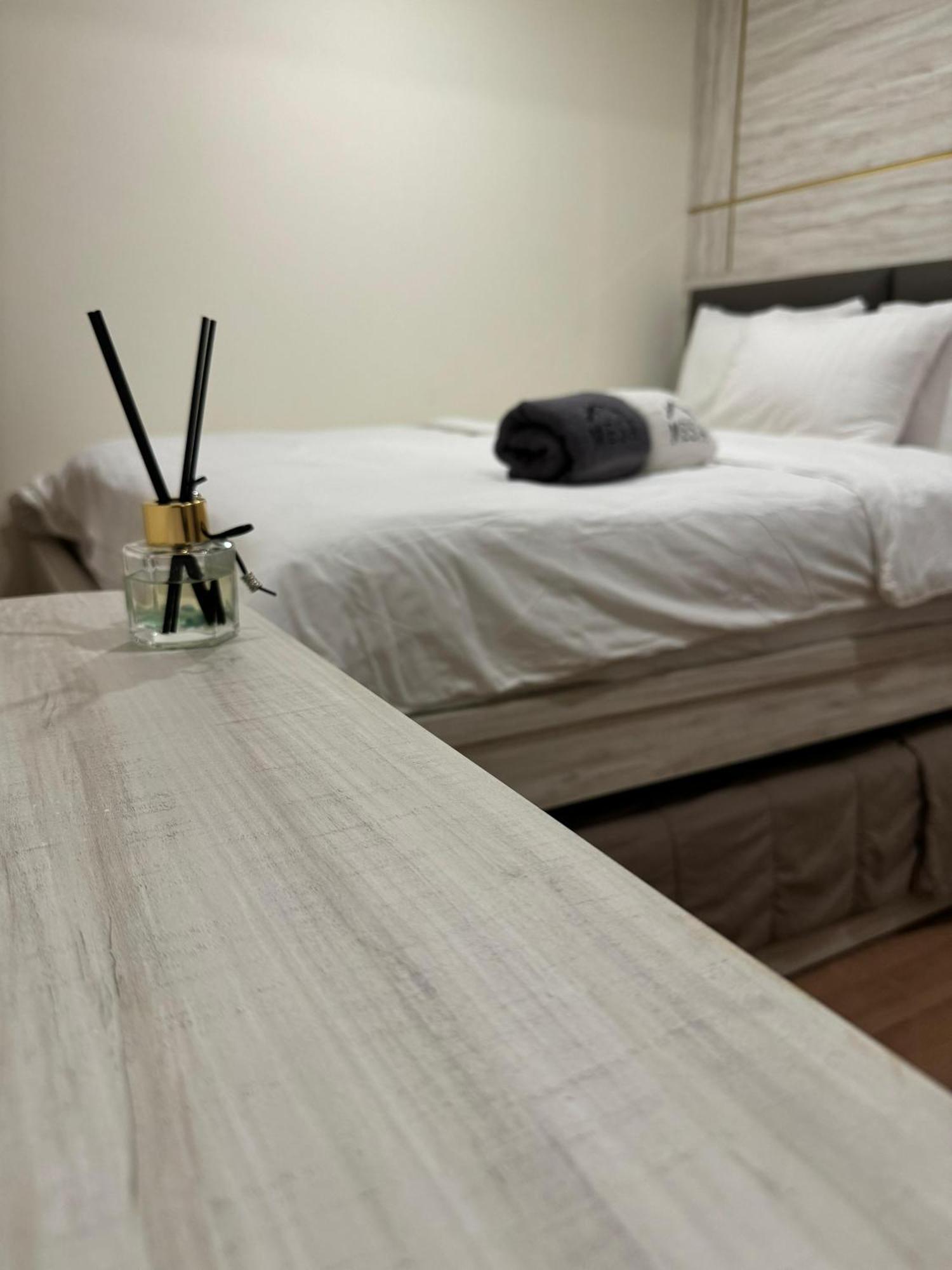 Pollux High Rise At Center With Netflix By Mesa Apartment *