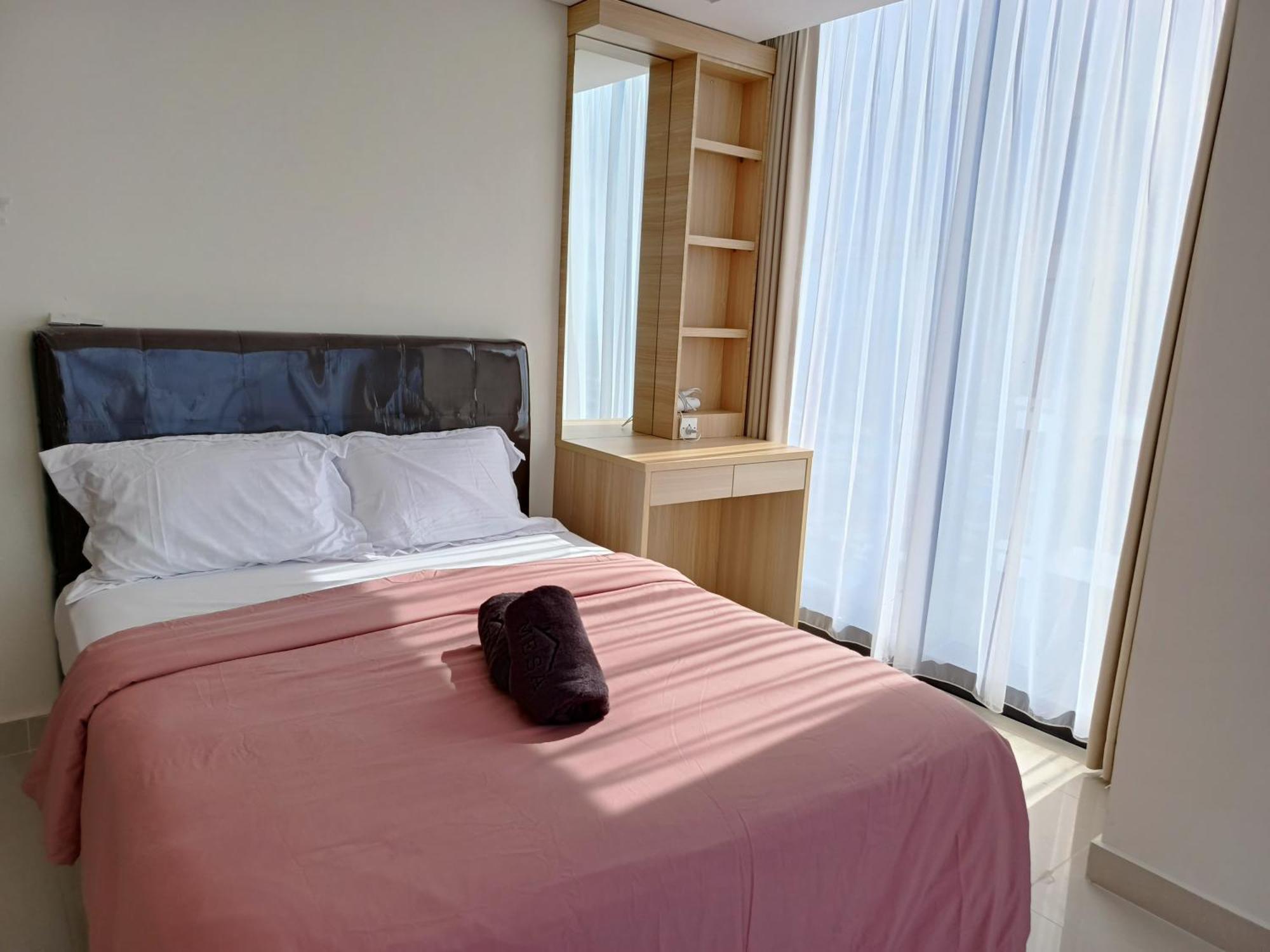 Apartment Pollux High Rise At Center With Netflix By Mesa Batam